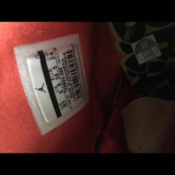 Air Jordan 8 Retro Doernbechers - Picture 4 of 8